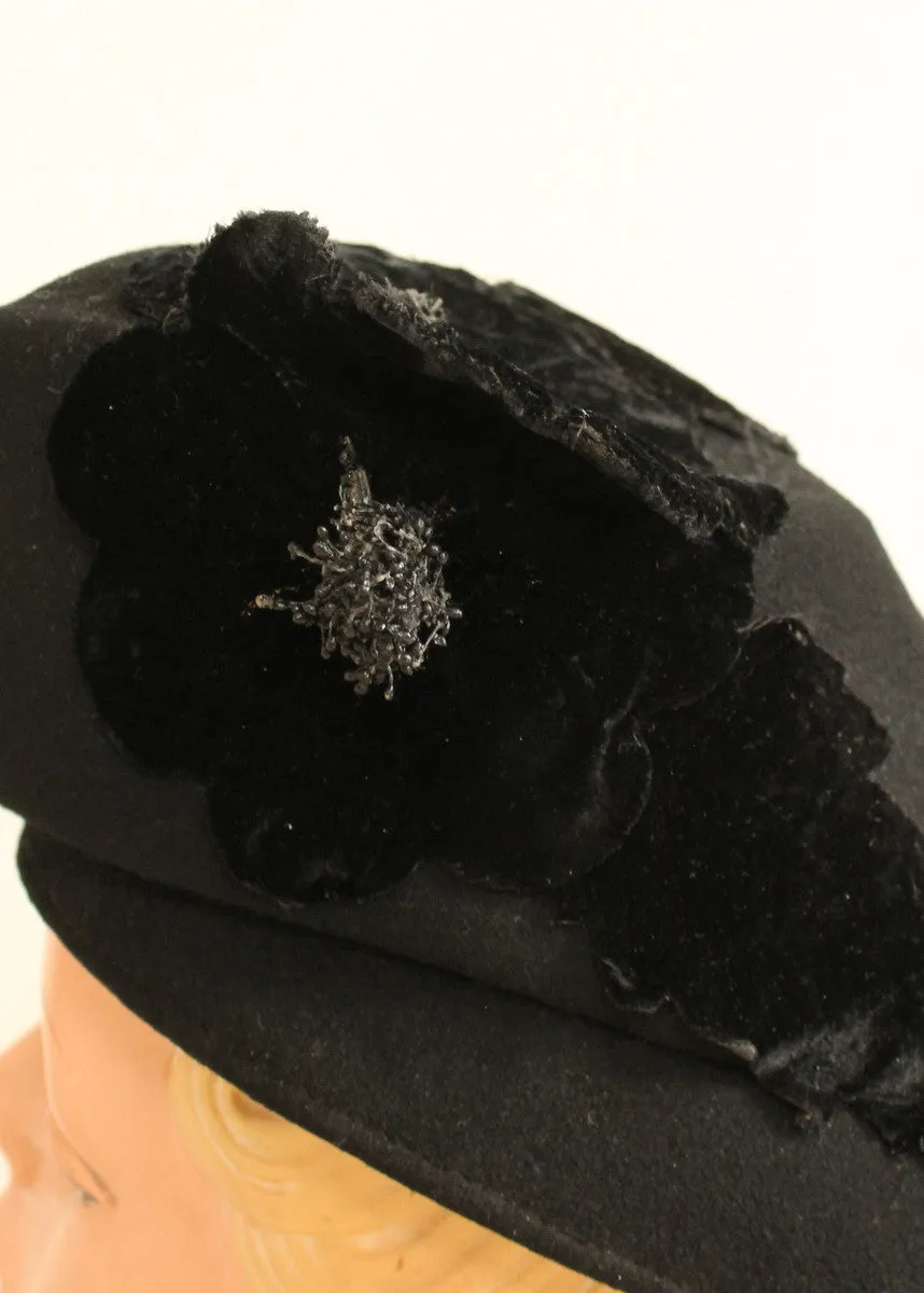 Vintage 1930s Art Deco Black Flower Beret Hat